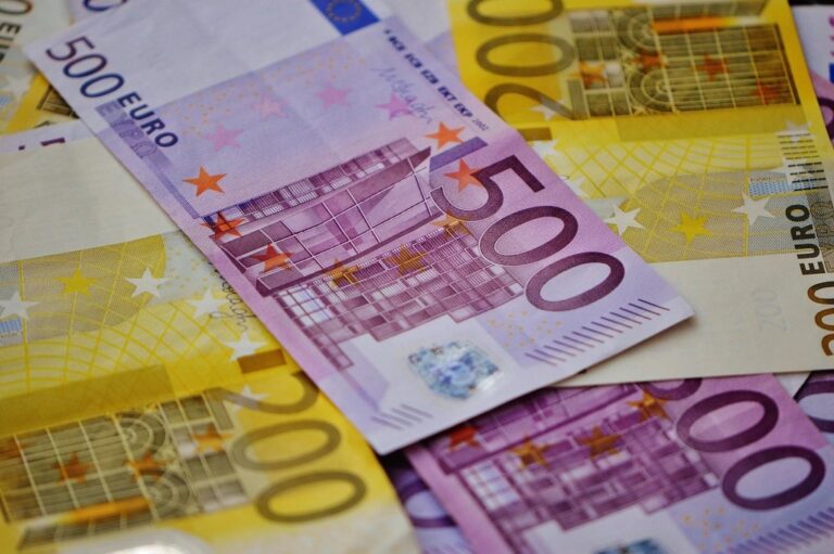 Billets en euros, illustration de la dette publique française