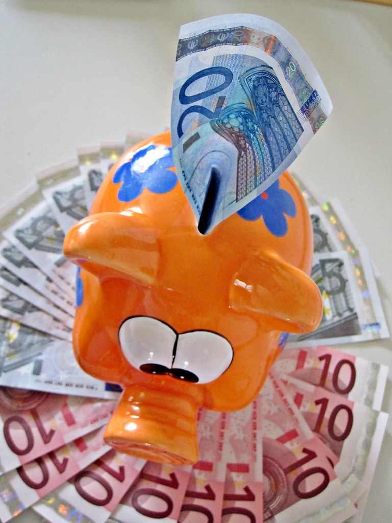 Billets en euros symbolisant la dette publique française